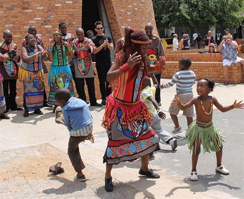 The Soweto Hotel & Conference Centre ภายนอก รูปภาพ